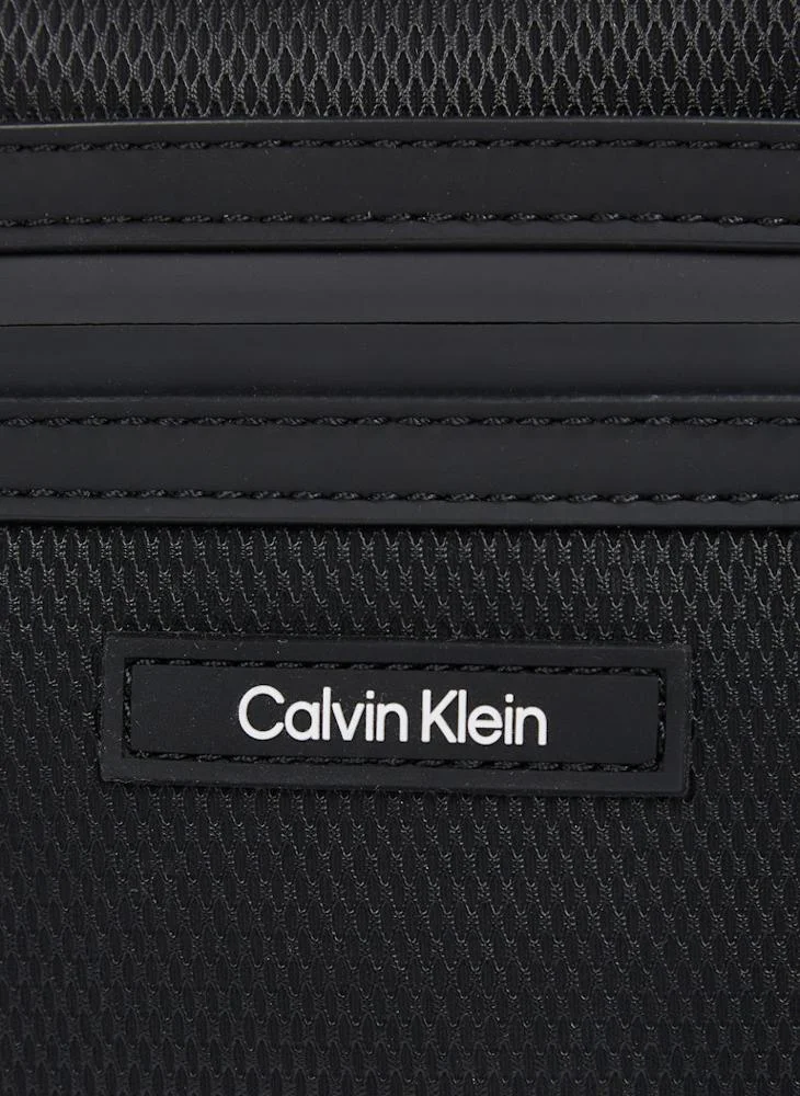 كالفن كلاين Front Logopocket Zip Messenger Bag