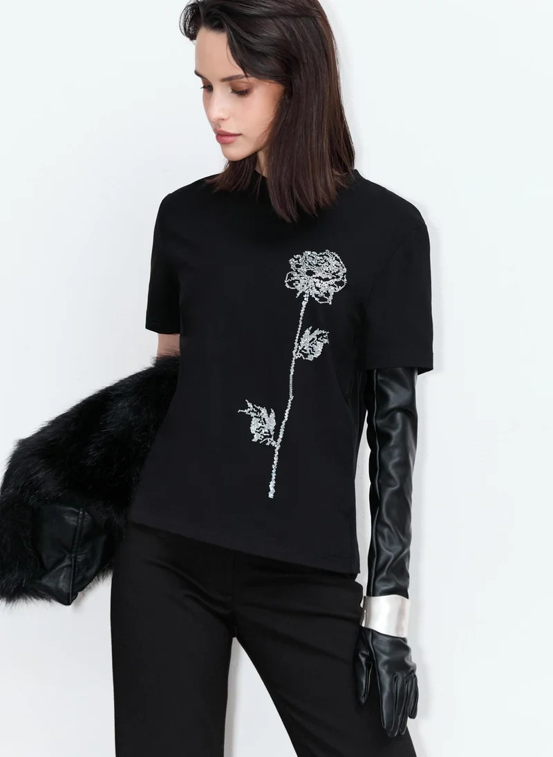 Lichi Straight T-shirt with rhinestone pattern