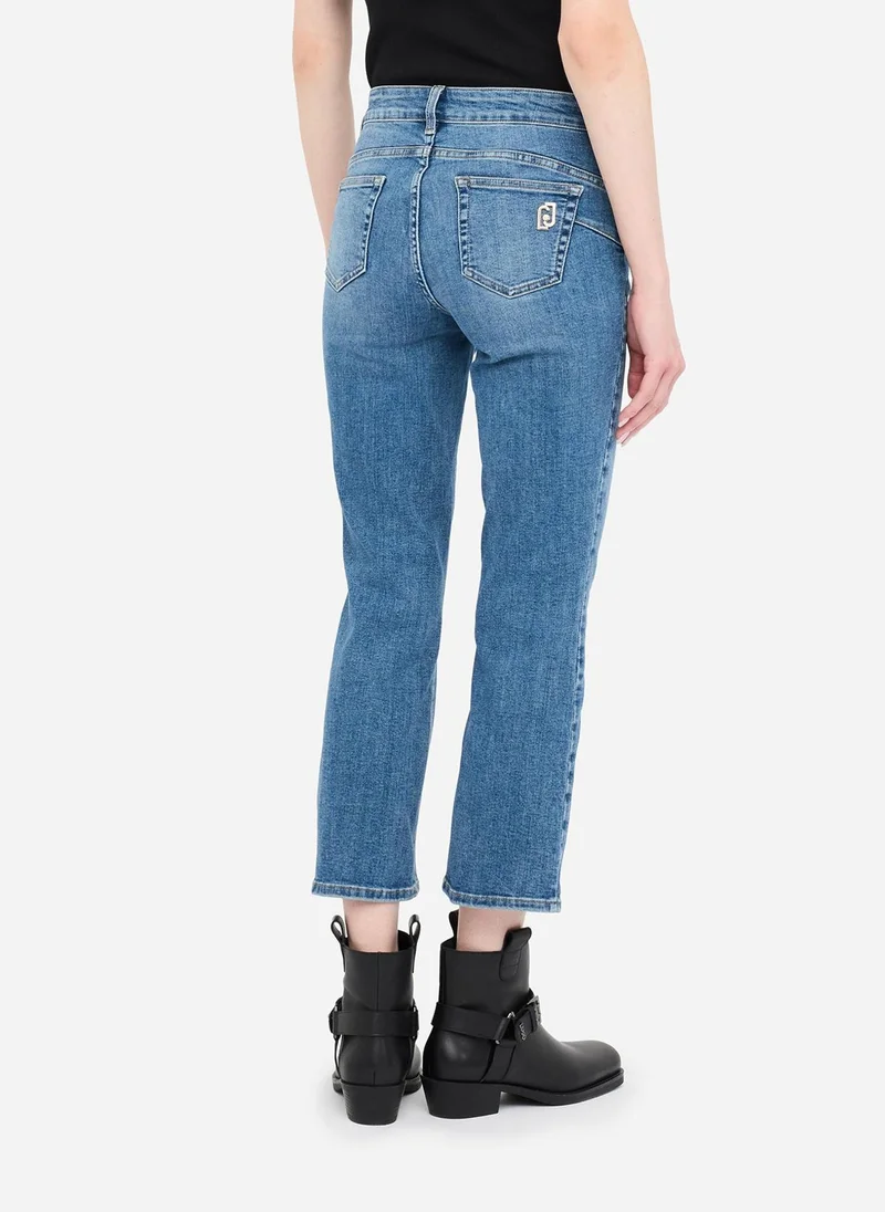 ليو جو جينز واسع