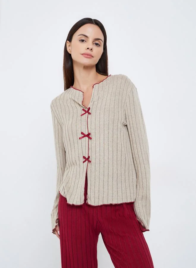 ستايلي طقم بيجاما من بنطال وبلوزة مضلعة بربطة فيونكة