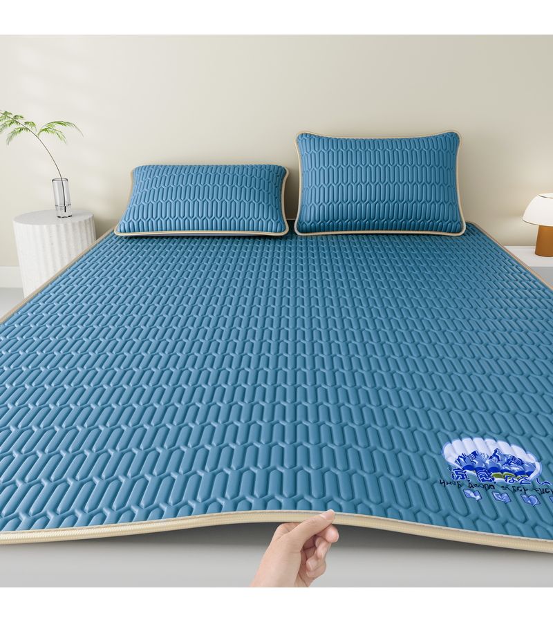 1 Pc Luxurious Latex Cooling Mat Summer Cooling Pad Soft Comfortable Skin Friendly Breathable Cool Mat Waffle Grid Durable Cooling Pad Blackish Green 35.43 By 78.74 Inches Outdoor Camping Travel Mat Exquisite Design - Image 2