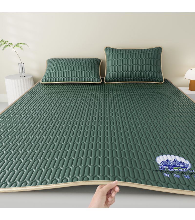 1 Pc Luxurious Latex Cooling Mat Summer Cooling Pad Soft Comfortable Skin Friendly Breathable Cool Mat Waffle Grid Durable Cooling Pad Blackish Green 35.43 By 78.74 Inches Outdoor Camping Travel Mat Exquisite Design - Image 5