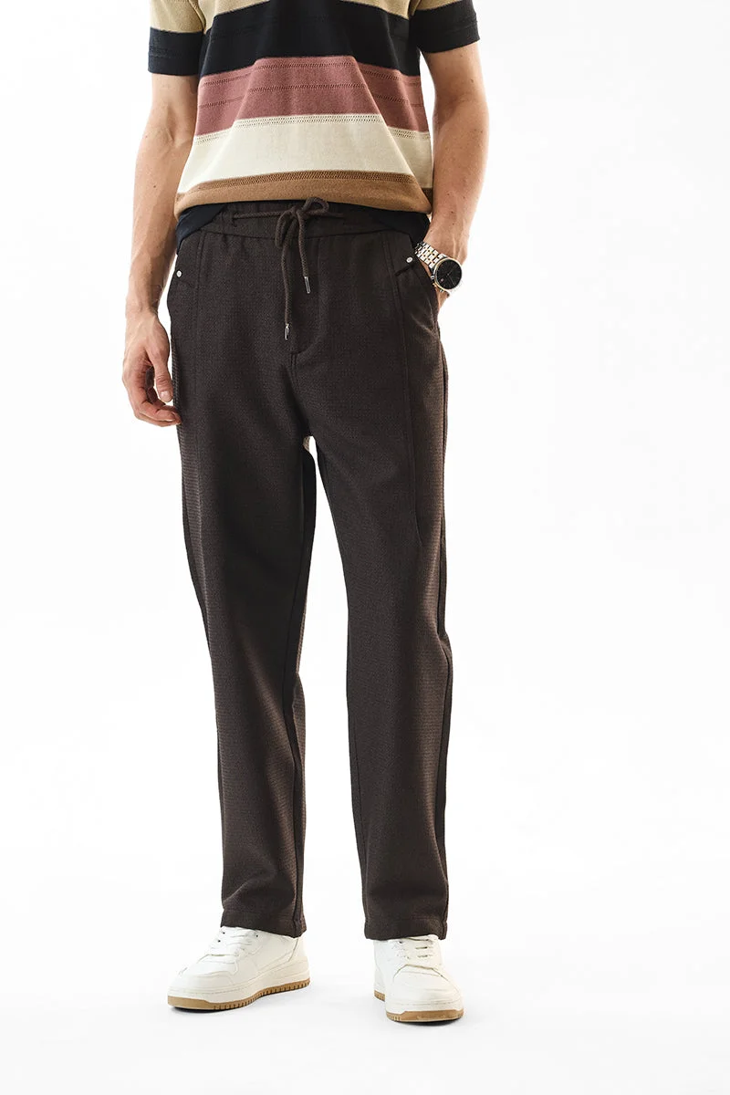 سنيتش Brown Textured Regular Fit Casual Trousers