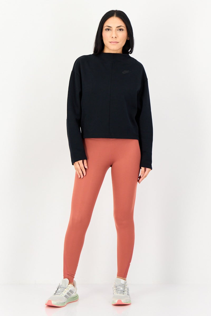 Nike بلوزة رياضية نسائية بأكمام طويلة مناسبة في الهواء الطلق، سوداء - Image 4