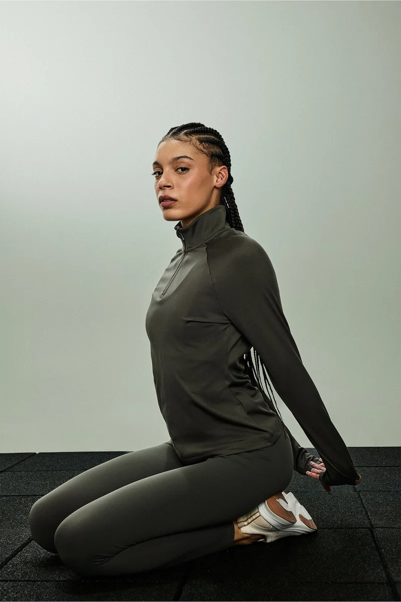 Standard Fit Stand Collar Sports Long Sleeve T-Shirt