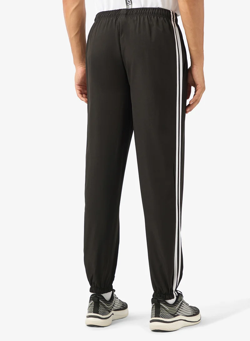 فورورد بنطلون رياضي بخطوط جانبية