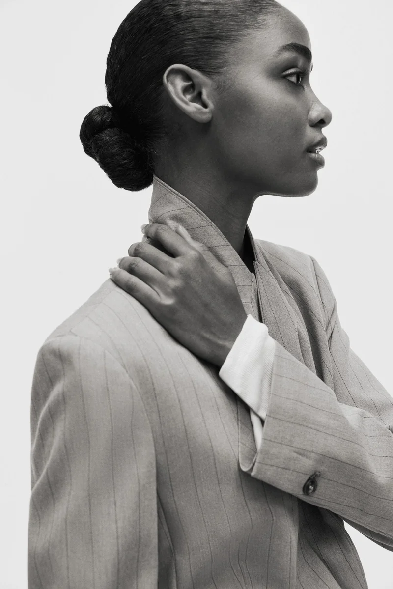 اتش اند ام بليزر بصف مفرد من الأزرار