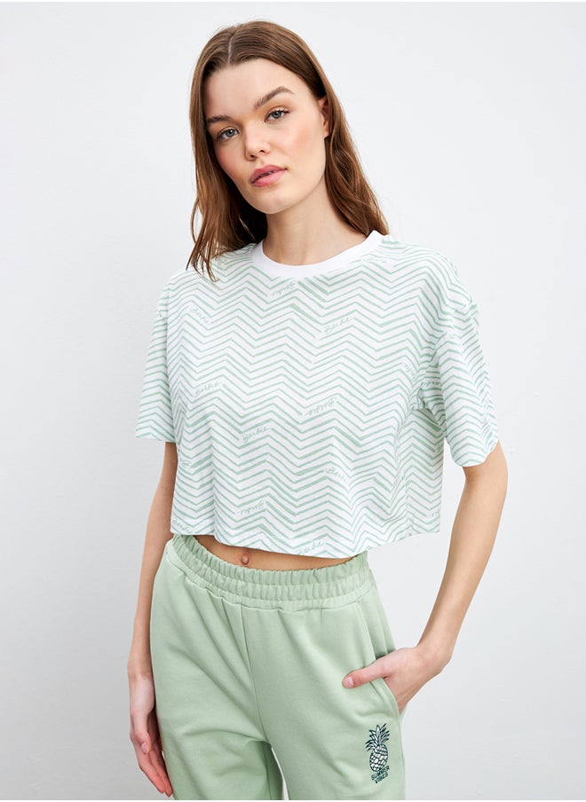 LC WAIKIKI Crew Neck Barbie Printed Short Sleeve Oversize Women's Crop Top  - Image 3