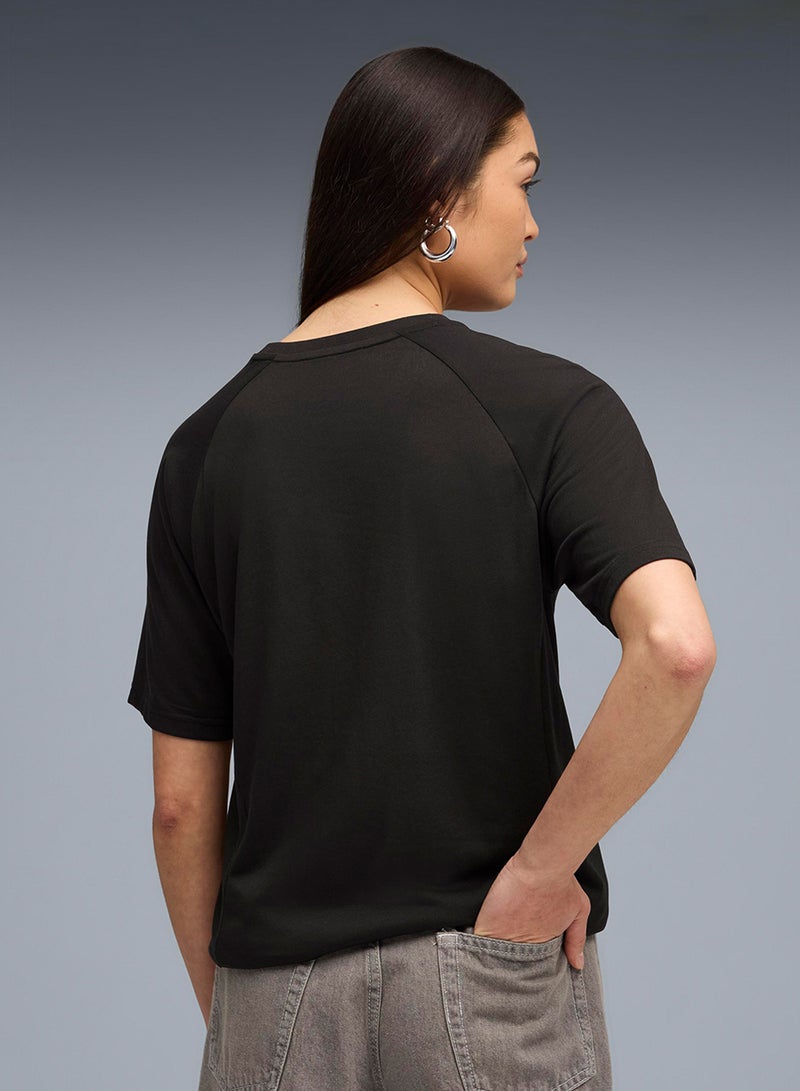 PUMA Evostripe Relaxed Graphic Tee Women - Image 2