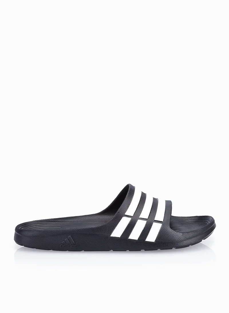 adidas حذاء مزين بخطوط