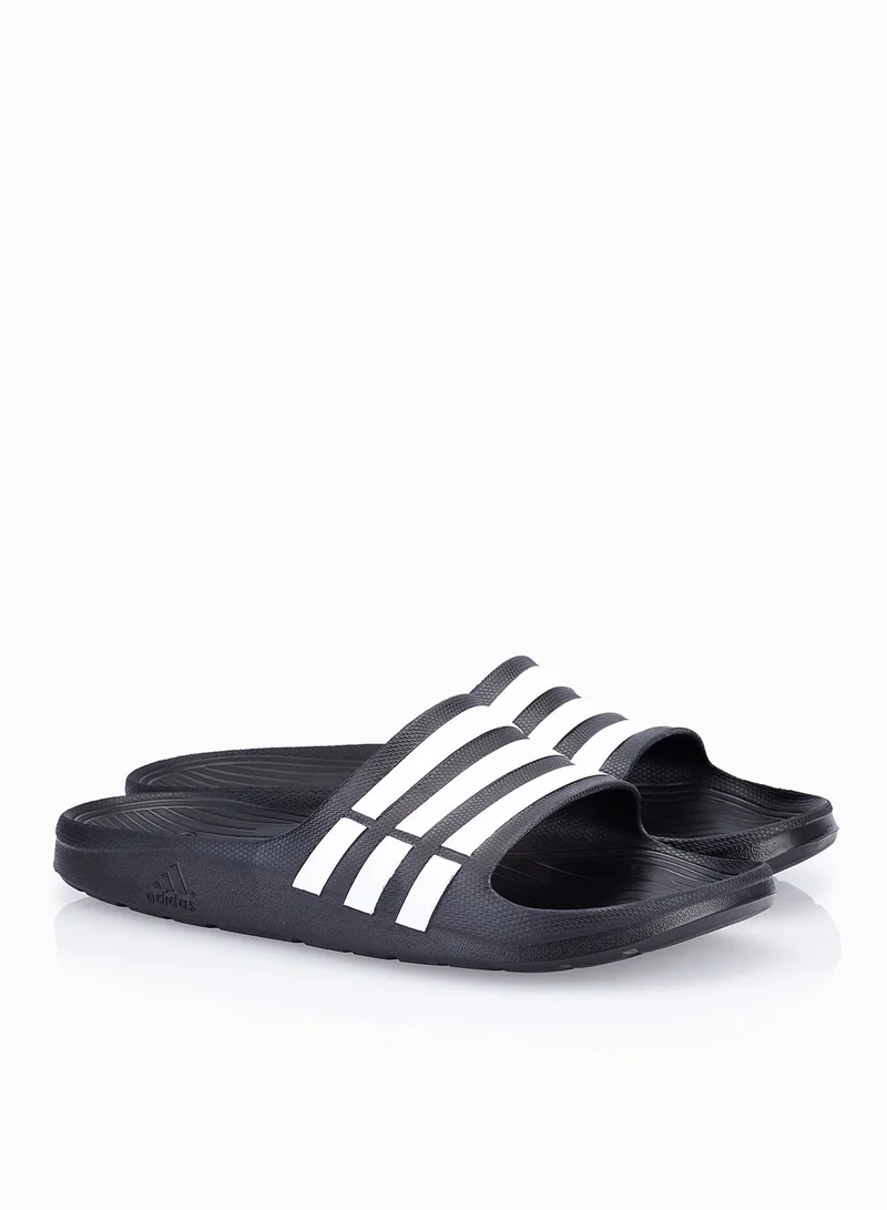 adidas حذاء مزين بخطوط