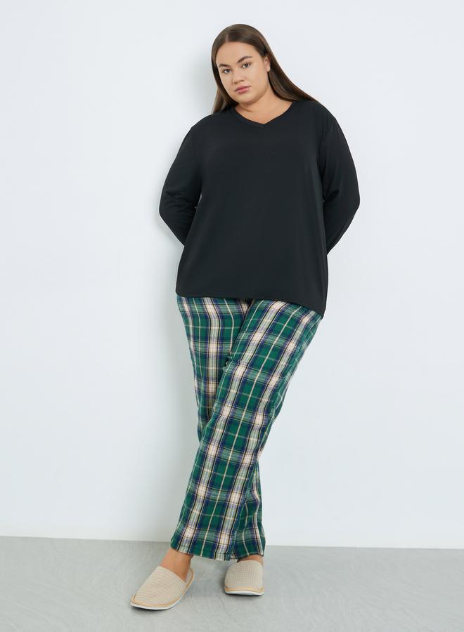 Styli Plus Size Solid V Neck T-Shirt and Check Pyjama Set - Image 1