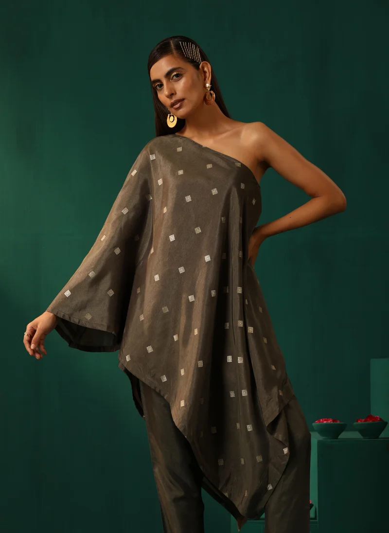 trueBrowns trueBrowns Grey Diamond Viscose Silk One-Shoulder Kurta Pant Set