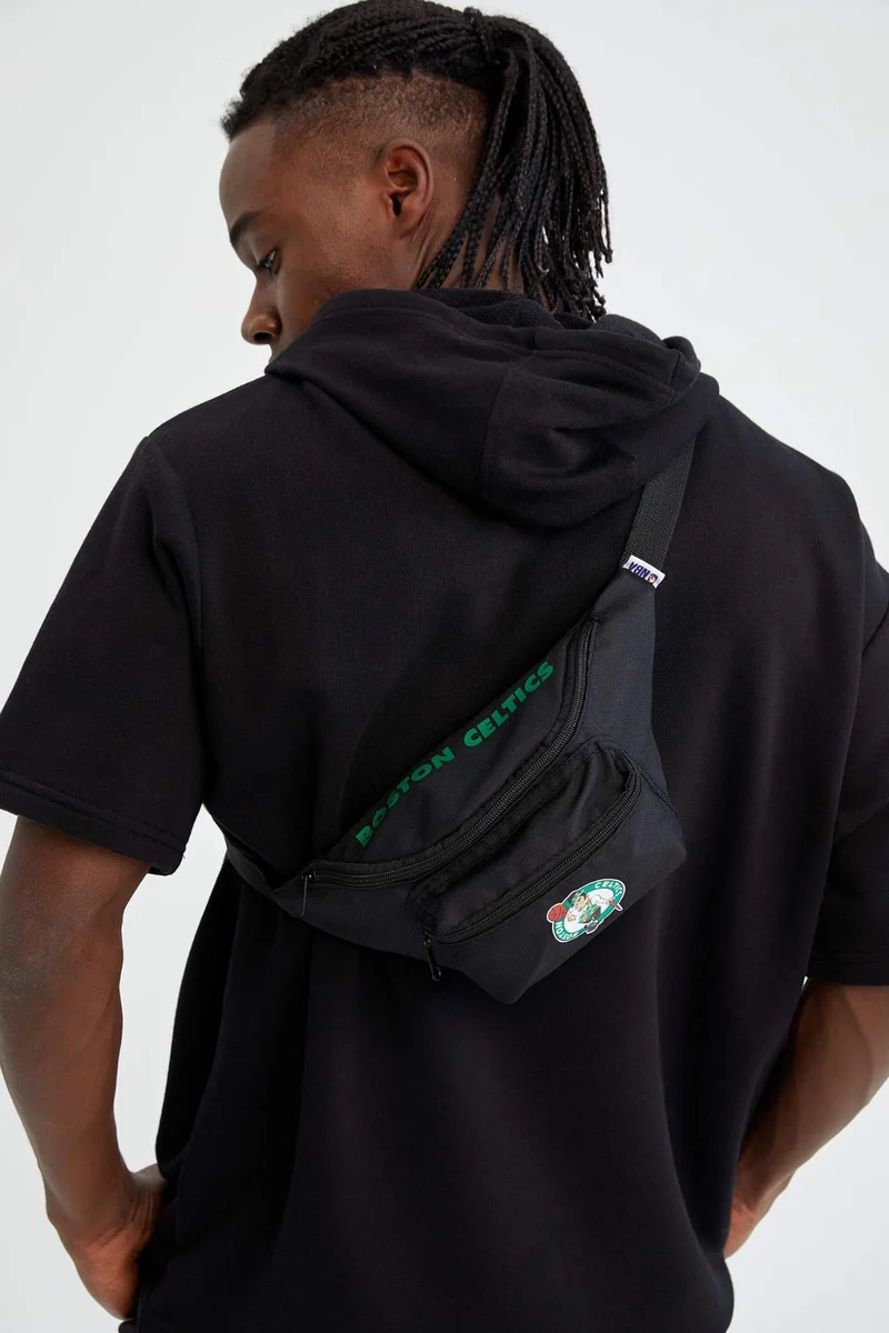 ديفاكتو Men's Boston Celtics Licensed Waist Bag