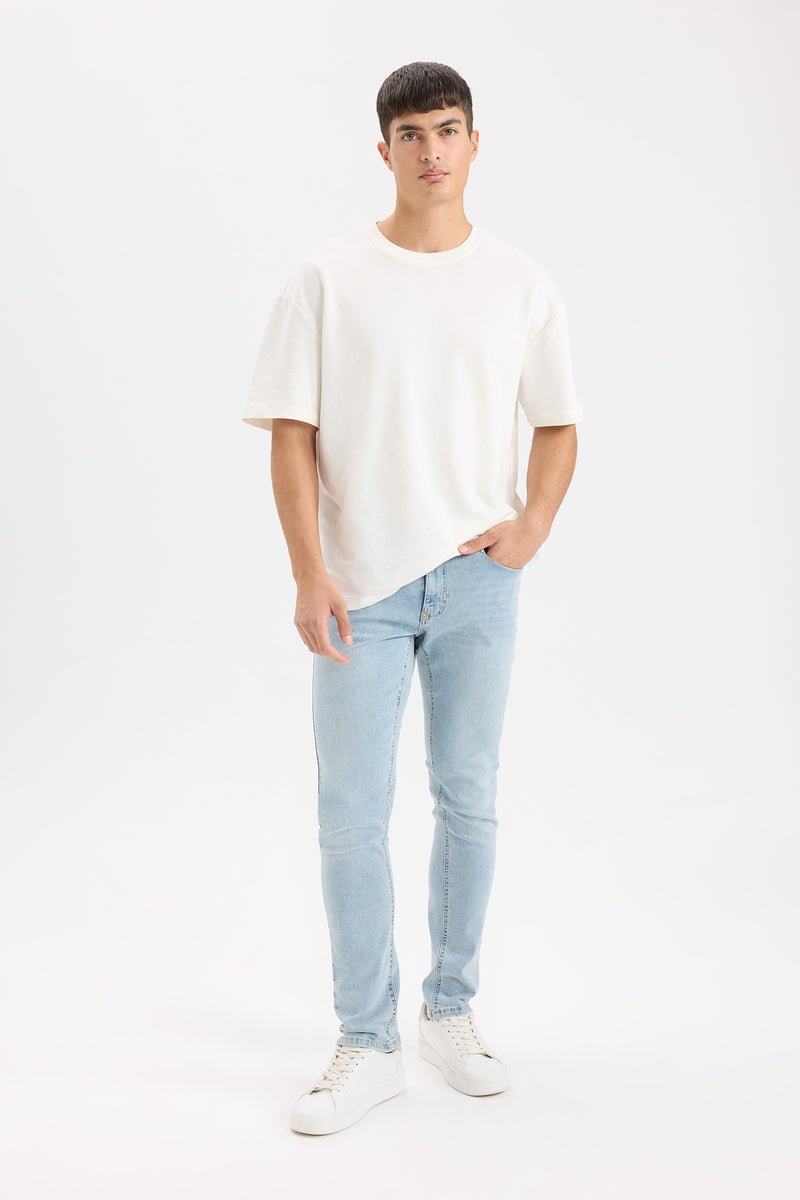 ديفاكتو بنطال جينز رجالي بيدرو بقصّة Slim Fit وساق رفيعة  - Image 2