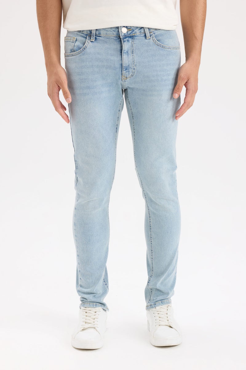 ديفاكتو بنطال جينز رجالي بيدرو بقصّة Slim Fit وساق رفيعة  - Image 1