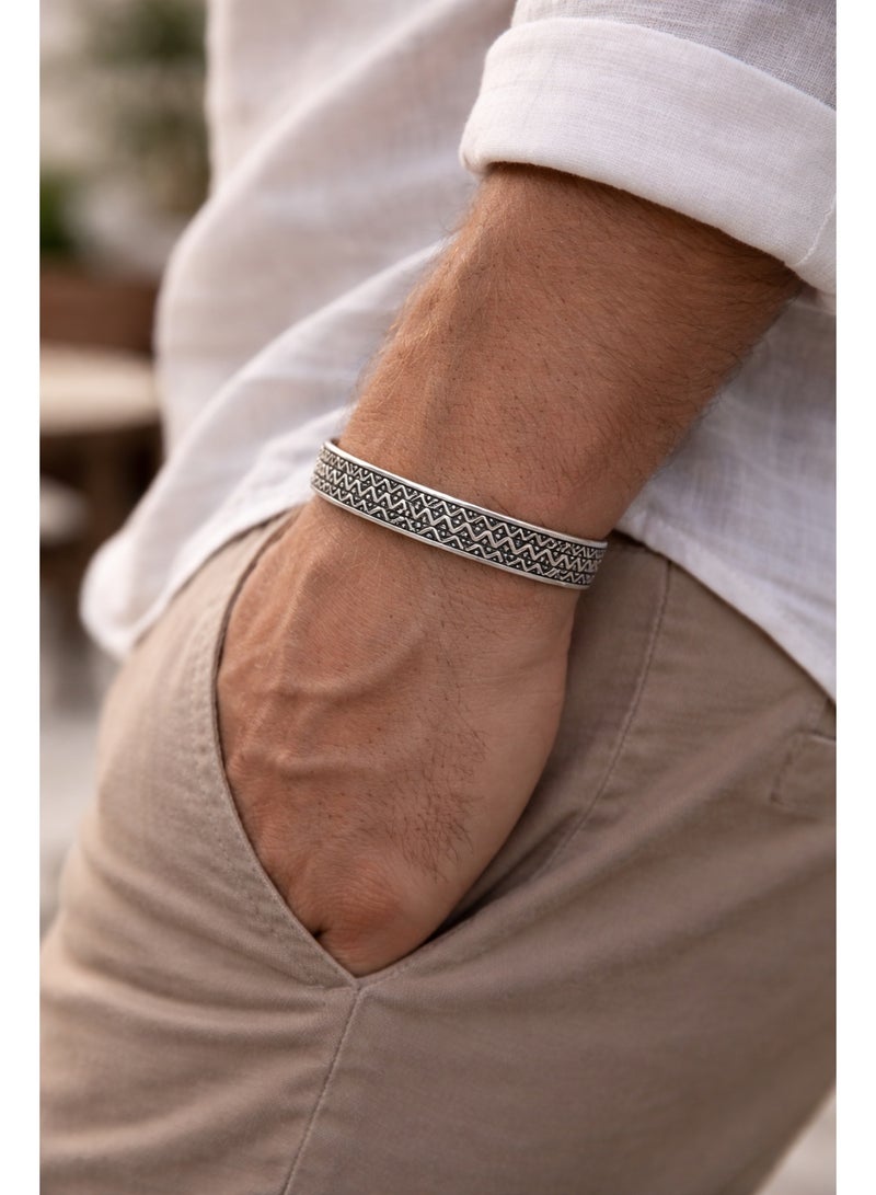 FINE SILVER 925 Sterling Silver Men's Cuff Bracelet with Elegant Zigzag Geometric Pattern - Image 4