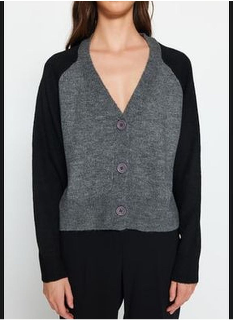 trendyol Black Soft Textured Color Block Knitwear Cardigan TWOAW24HI00199  - Image 4