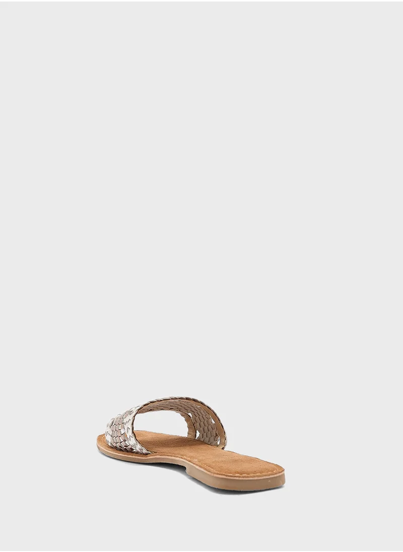 ايلا Cut Out Metallic Flat Sandal
