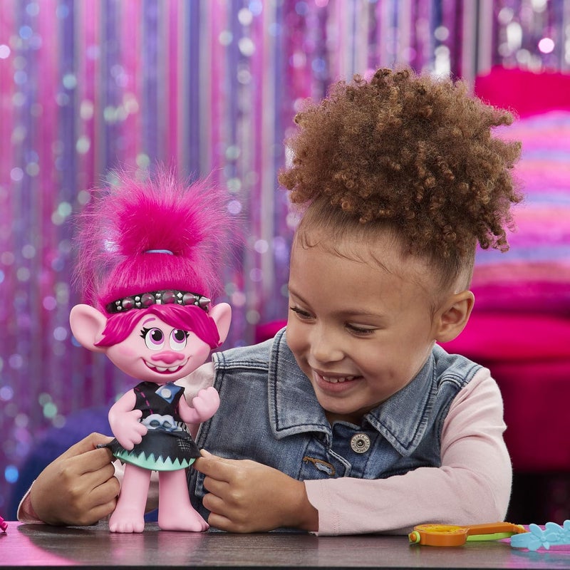Trolls DreamWorks World Tour PoptoRock Poppy Singing Doll with 2 Different Looks and Sounds Toy Sings Trolls Just Want to Have Fun English - Image 4