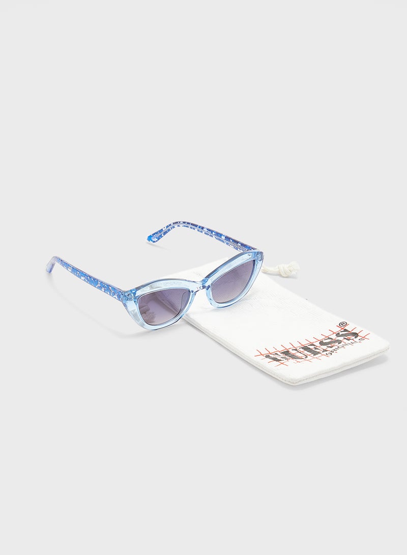 GUESS Cat Eye Sunglasses  - Image 4