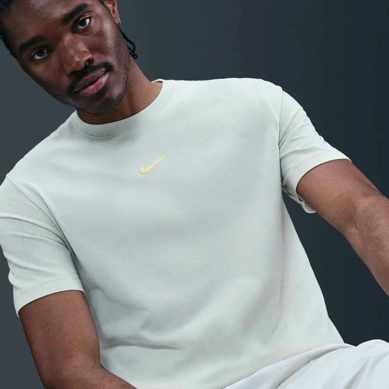 Nike Black Men's Sportswear T-Shirt for Men | Best Price UAE