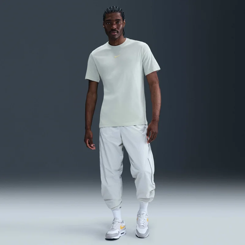 Nike Black Men's Sportswear T-Shirt for Men | Best Price UAE
