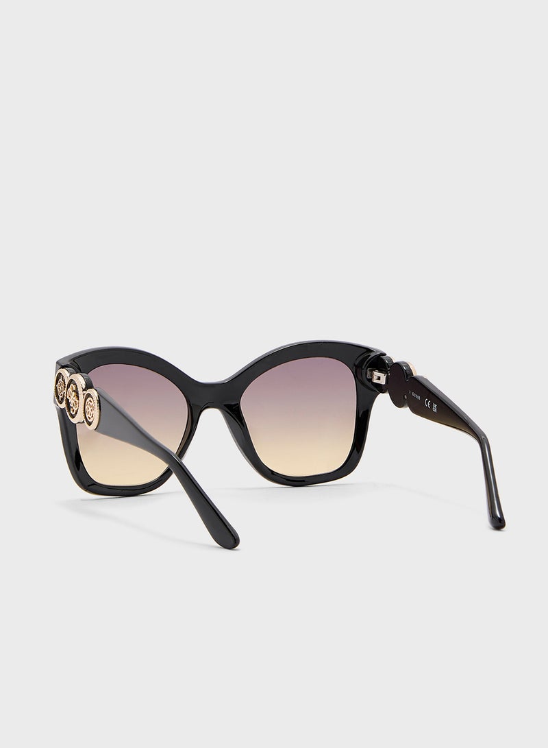 GUESS Oversized Sunglasses - Image 3