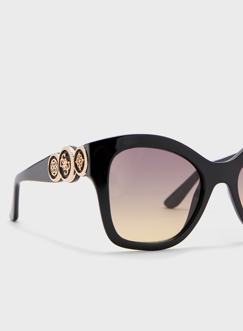 GUESS Oversized Sunglasses - Image 4