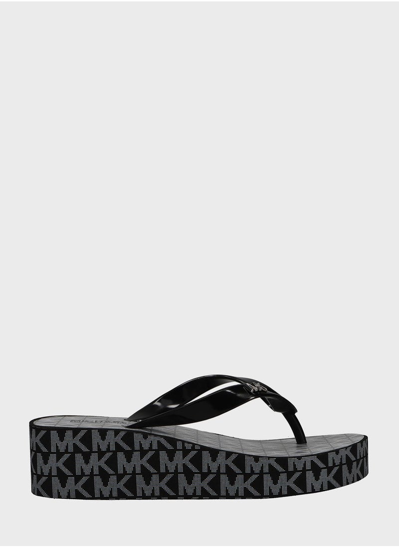 Michael Kors Youth Gage Kylo Flip Flops  - Image 3