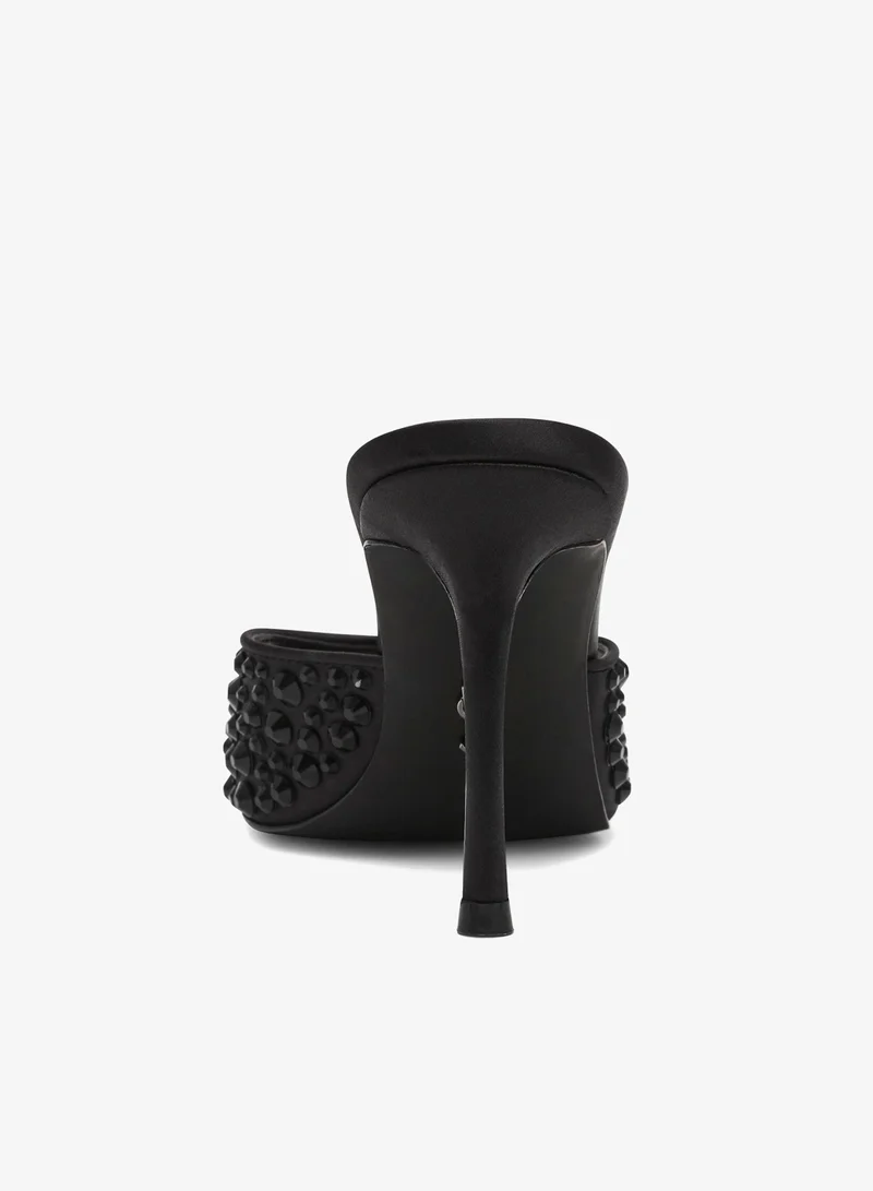 ستيف مادن كعب أسود رول آوت آر