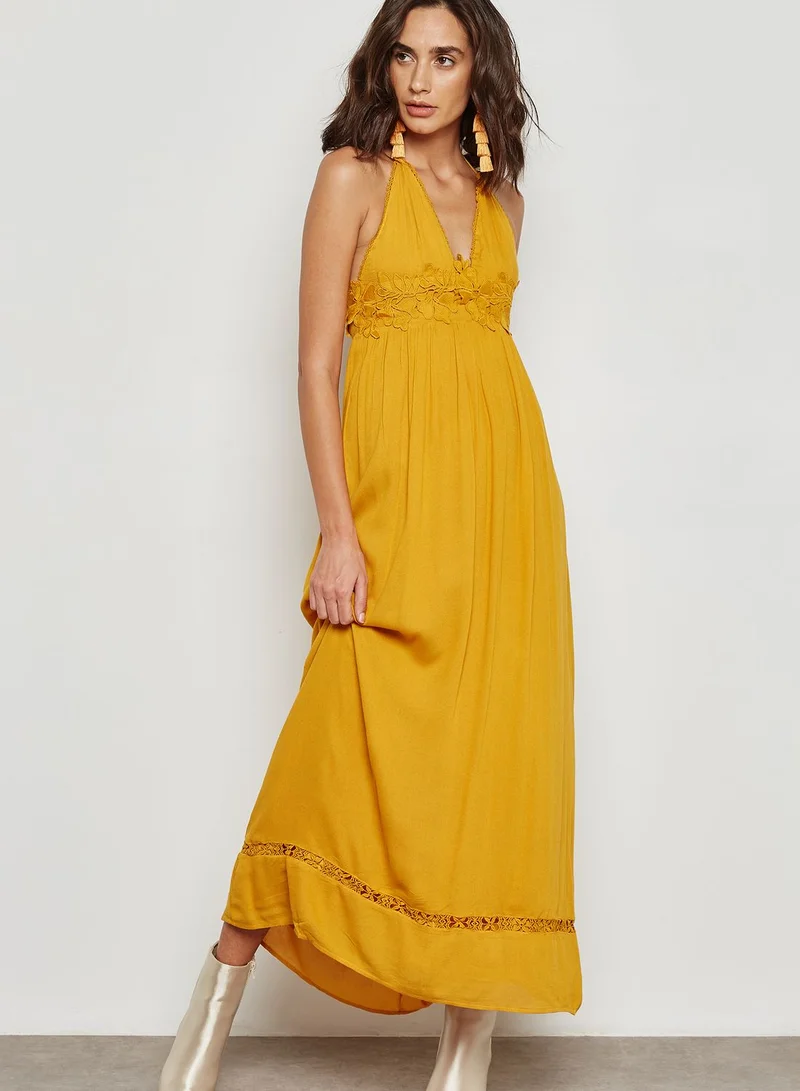 FOREVER 21 Crochet Detail Plunge Maxi Dress