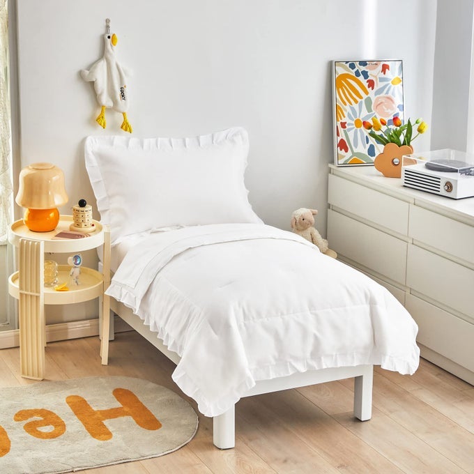 4 PIECES WHITE TODDLER BEDDING SET WITH RUFFLE FRINGE SOLID COLOR TODDLER BED SET 1 TODDLER COMFORTER 1 FITTED SHEET 1 FLAT SHEET 1 PILLOWCASE FOR BABY BOYS AND GIRLS