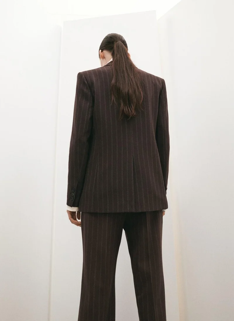 مانجو Double-breasted pinstripe suit jacket