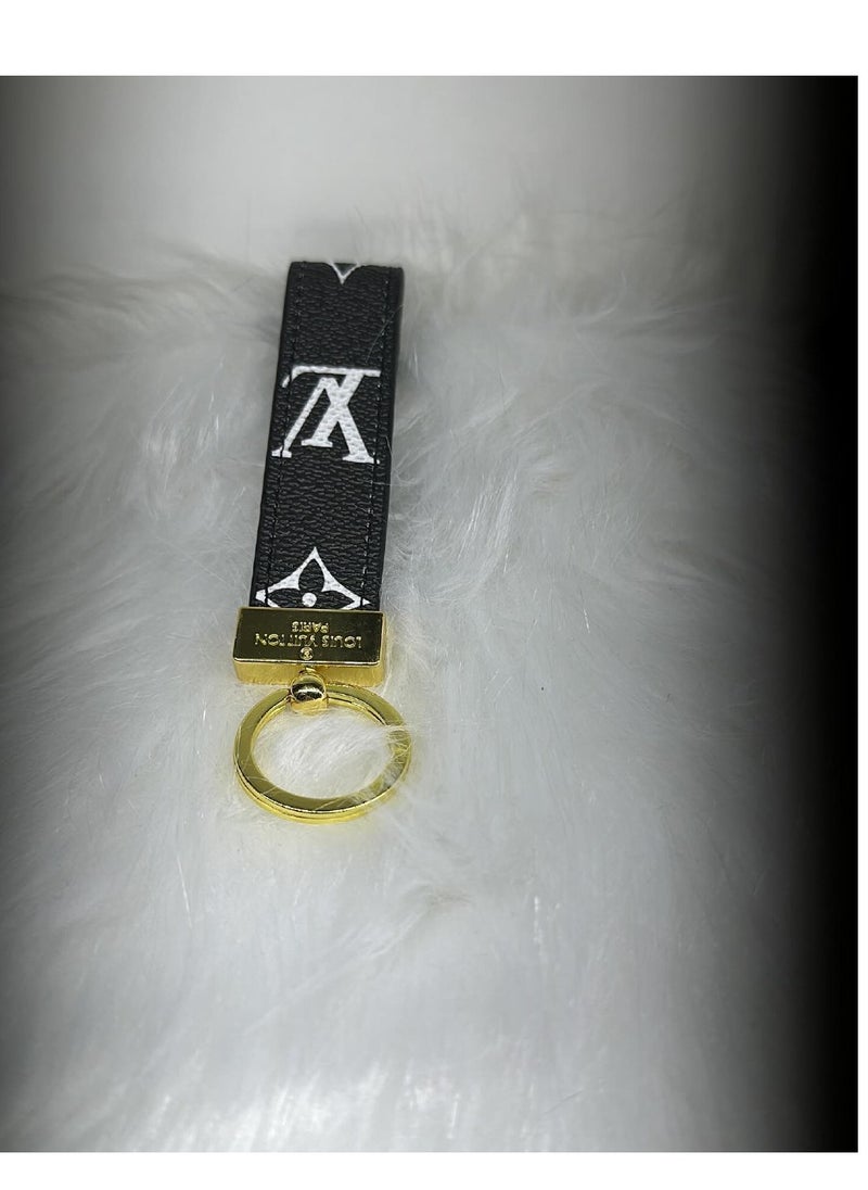 Lo High brand medallion LO 
