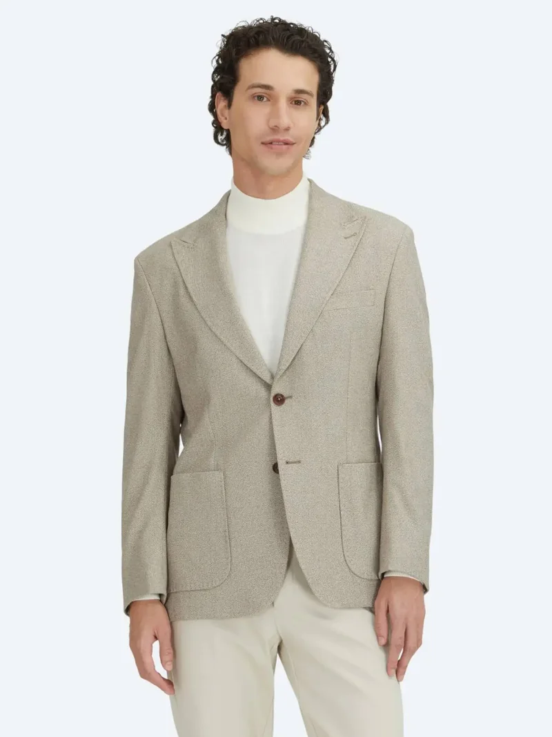 كيب جاكيت بني بنقشة مربعات بقصة عصرية