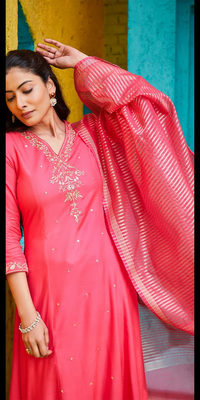 بيبا مجموعة بدلة فوشيا رايون مستقيمة