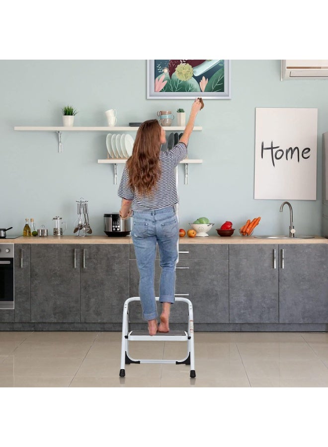 سي&زد سلم قابل للطي بخطوة واحدة مع دواسة متينة وواسعة ومضادة للانزلاق، متعدد الاستخدامات للمنزل والمطبخ، يوفر المساحة (أبيض) - Image 3