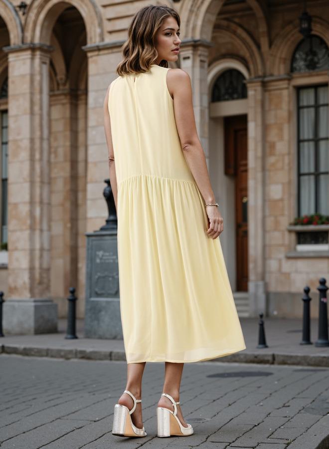 ايكونيك فستان ماكسي بدون أكمام مزين أيقوني - Image 3