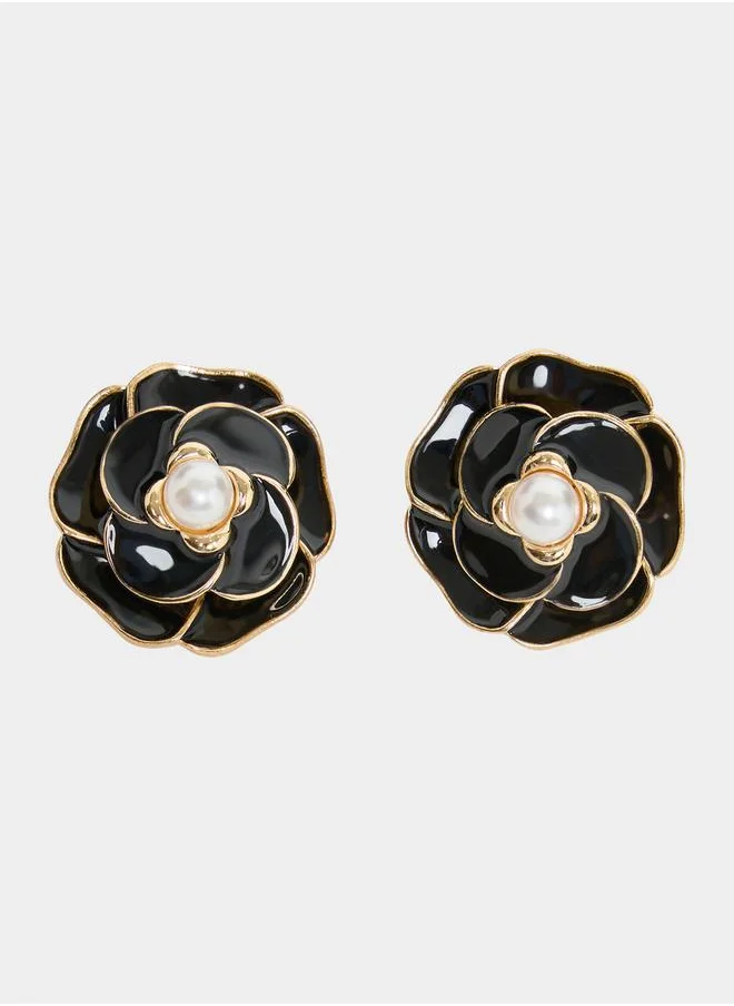 Styli Metal Floral Earrings