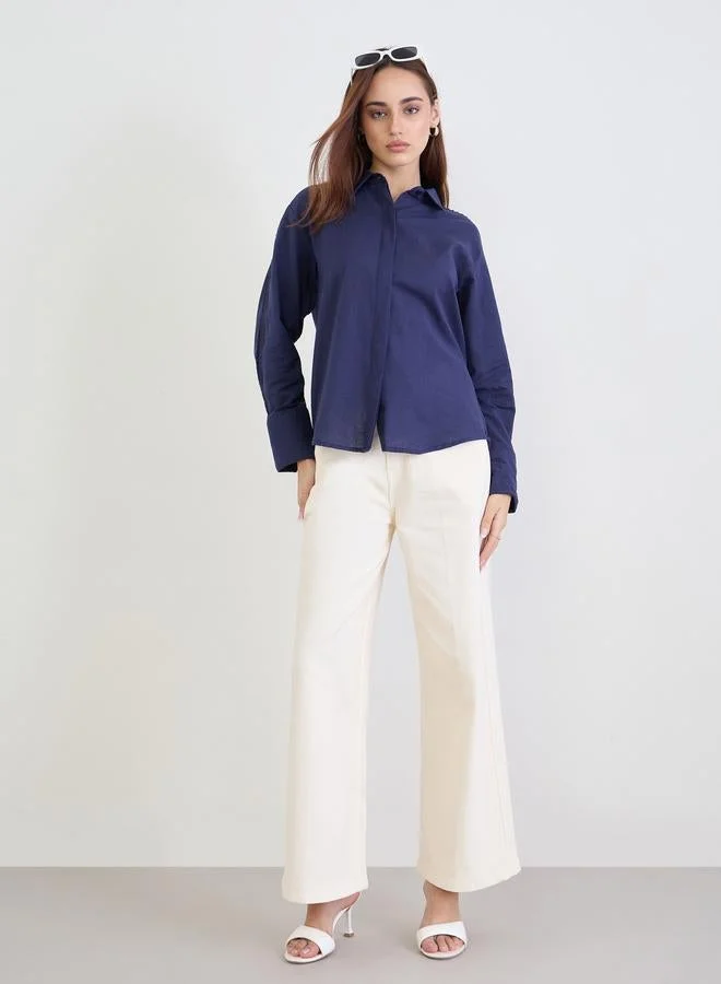 ستايلي قميص من قطن وكتان بتفاصيل دانتيل