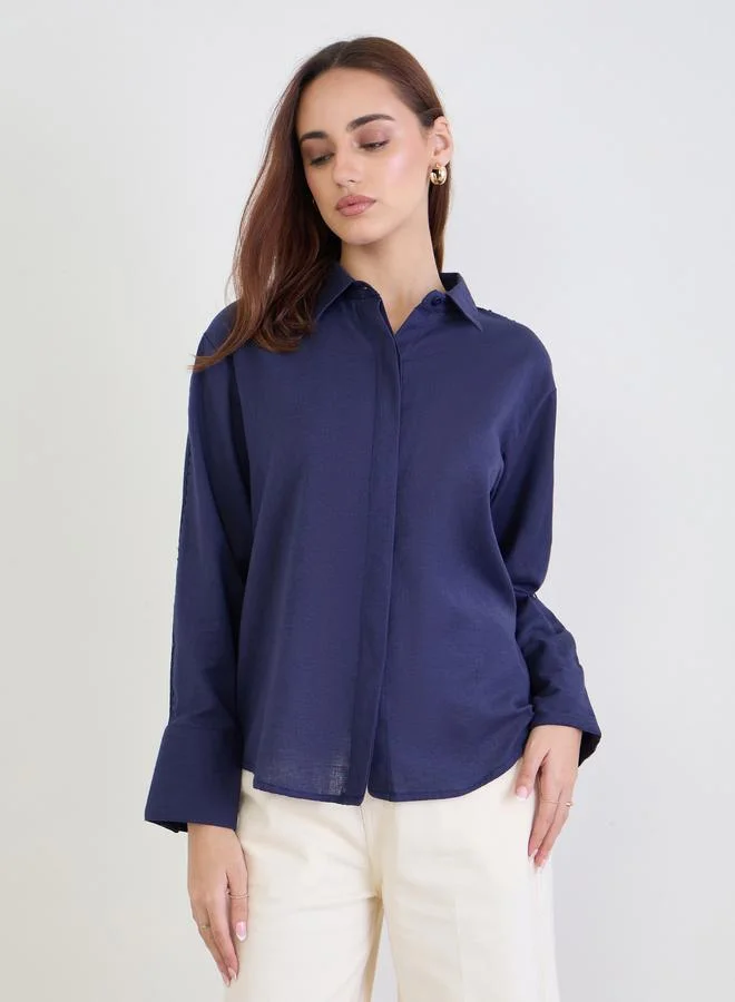 ستايلي قميص من قطن وكتان بتفاصيل دانتيل