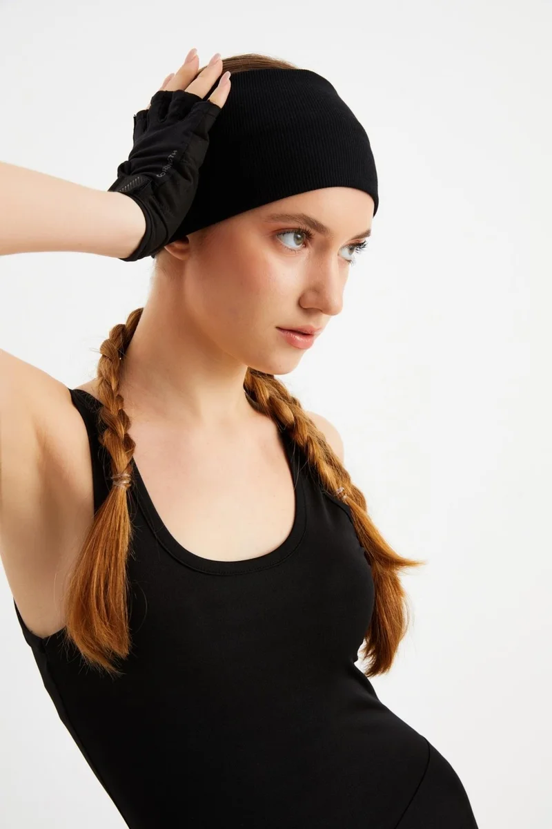 بوتيكجيز Black Women's Cotton Camisole, Non-Slip, Sweatproof, Ultra Light, Sports Hair Band Bandana Buff