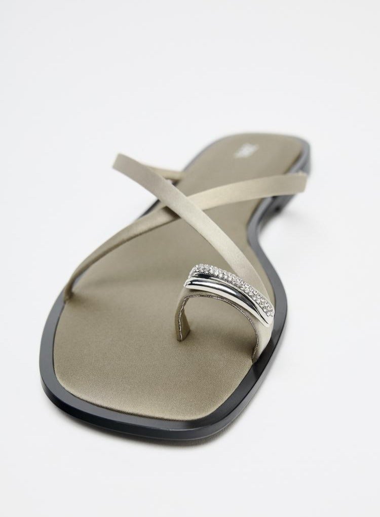 زارا صندل ذو تفاصيل عند أصابع القدمين - Image 3