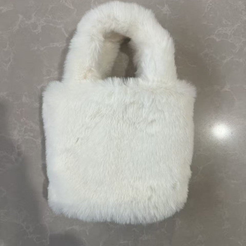 حقيبة دلو نسائية من الفرو - Image 2