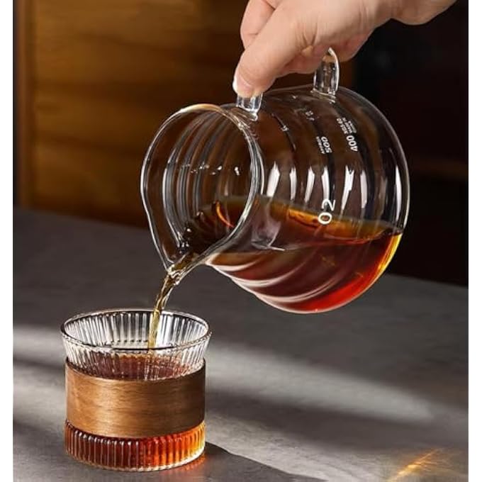 أميناك مجموعة ماكينة صنع القهوة V60 AllInOne Pour Over Drip Coffee Maker مع وعاء زجاجي سعة 600 مل وغلاية Gooseneck من الفولاذ المقاوم للصدأ وطاحونة يدوية ومقياس وفلاتر وملحقات وحقيبة سفر، 13 مجموعة - Image 4