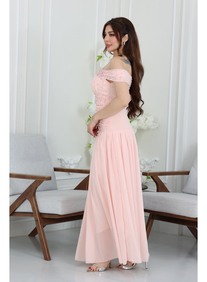 المصمم الحديث فستان ناعم سهرة راقي يتميز بتصميم راقٍ وفخم يجمع بين البساطة والرقي - Image 3