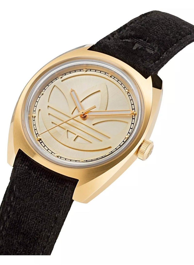 Adidas Unisex Analog Round Shape Fabric Wrist Watch AOFH22513 - 39 Mm  - Image 2