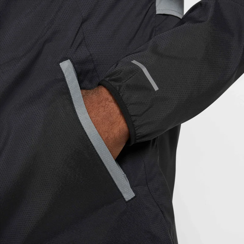 نايكي جاكيت رانينج رجالي خفيف للغاية