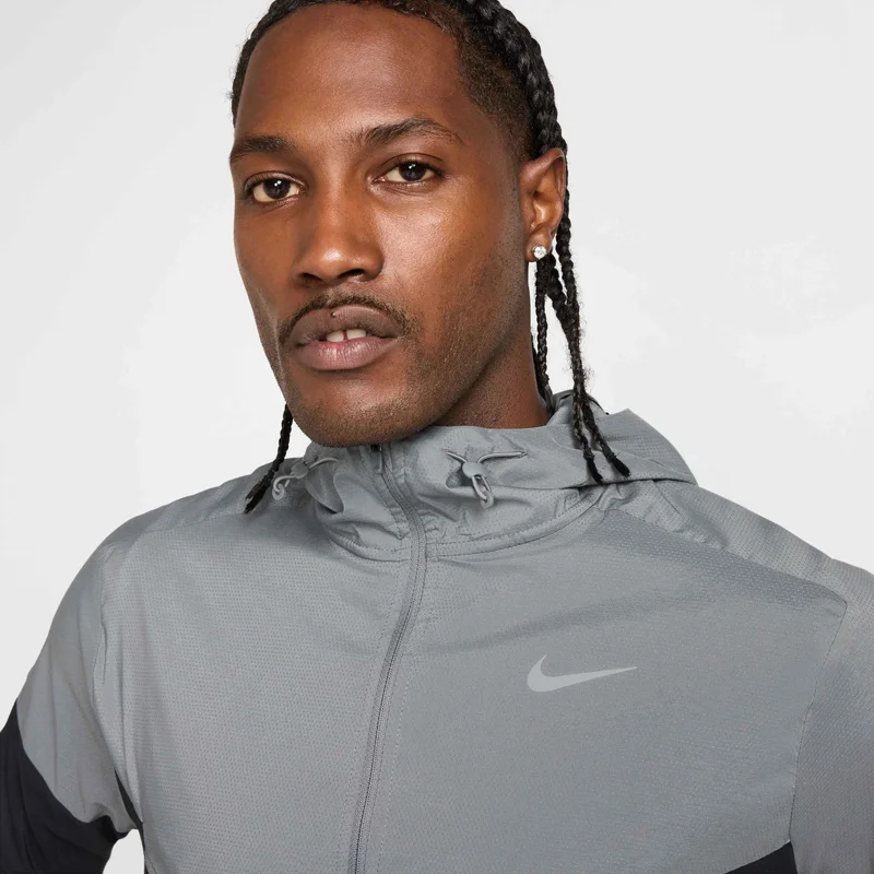 Nike Grey Men's Impossibly Light Windrunner Running Jacket for Men | Best Price UAE